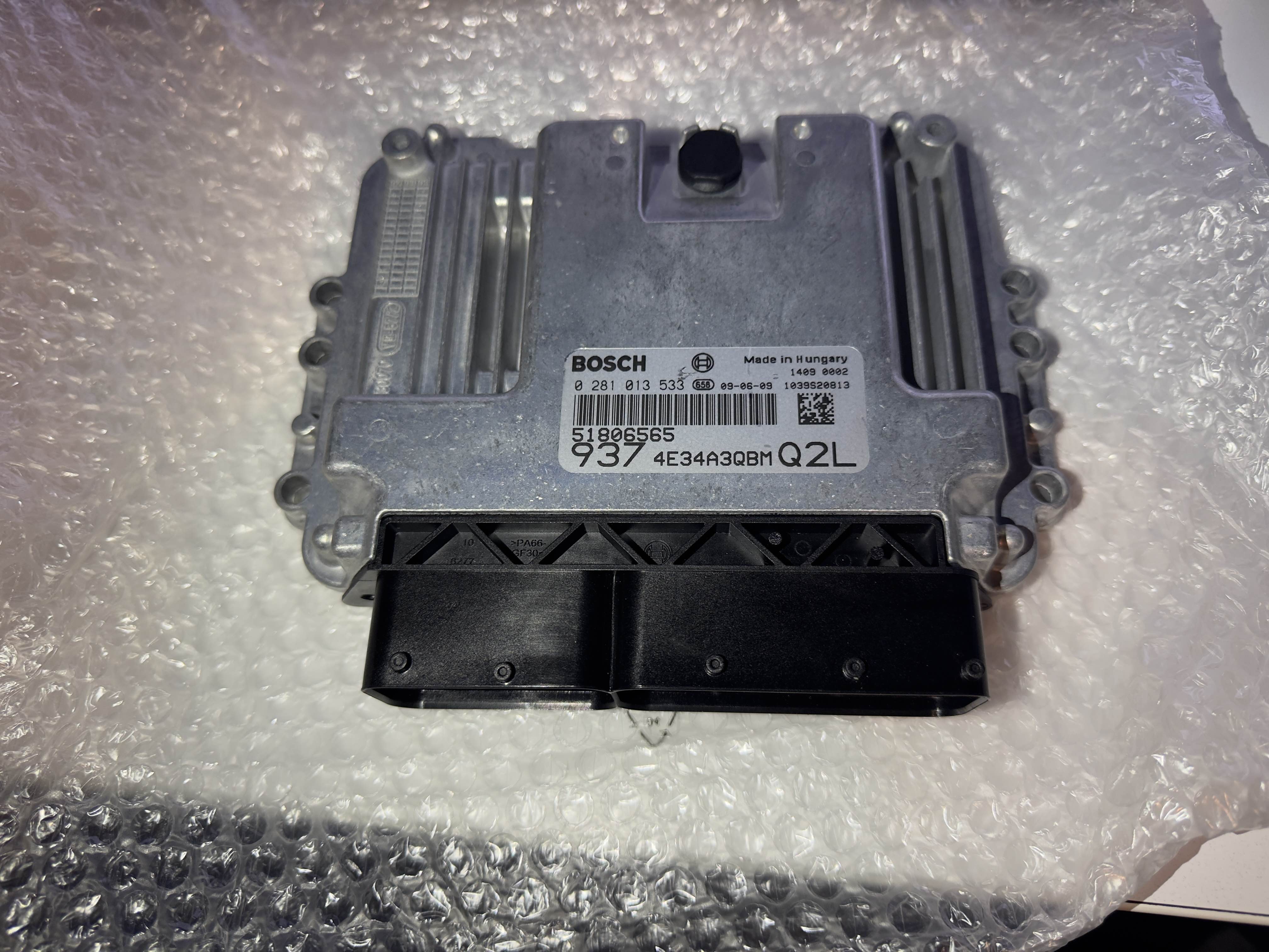 Alfa Romeo ECU - 0281013533